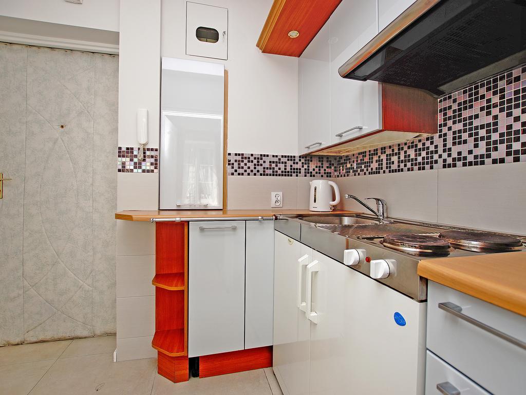 Starogdański 4 *